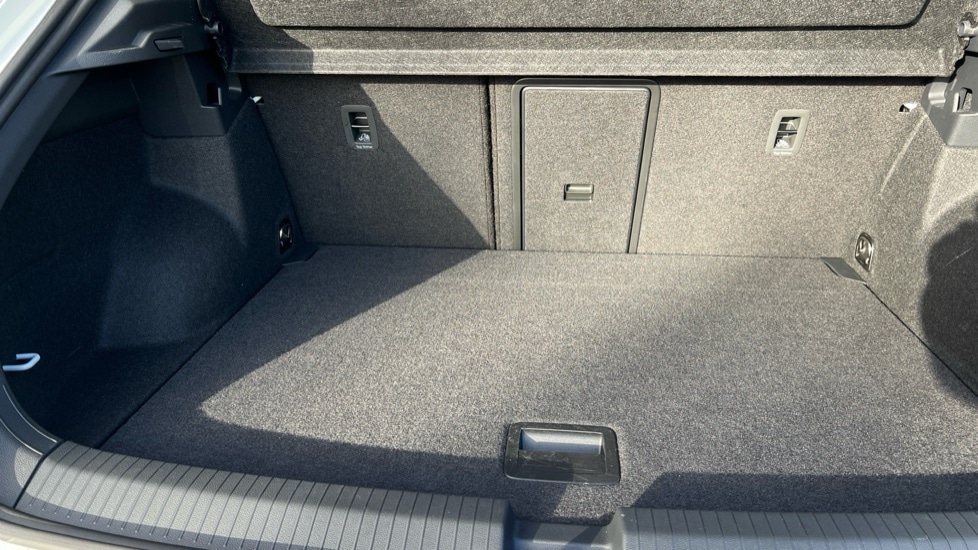 Used Volkswagen T-Roc 2025 for sale - 76870397: Photo 15