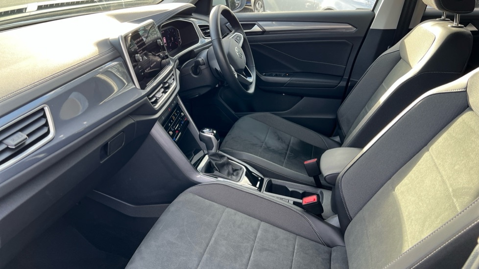 Used Volkswagen T-Roc 2025 for sale - 76870397: Photo 28