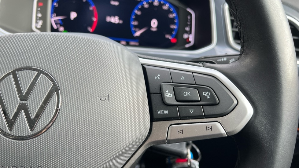 Used Volkswagen T-Roc 2025 for sale - 76870397: Photo 31