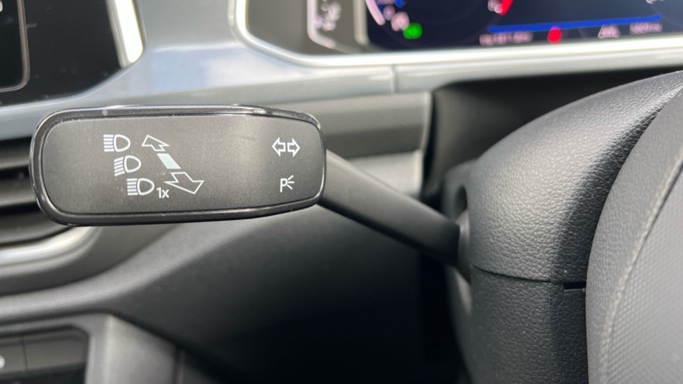 Used Volkswagen T-Roc 2025 for sale - 76870397: Photo 33