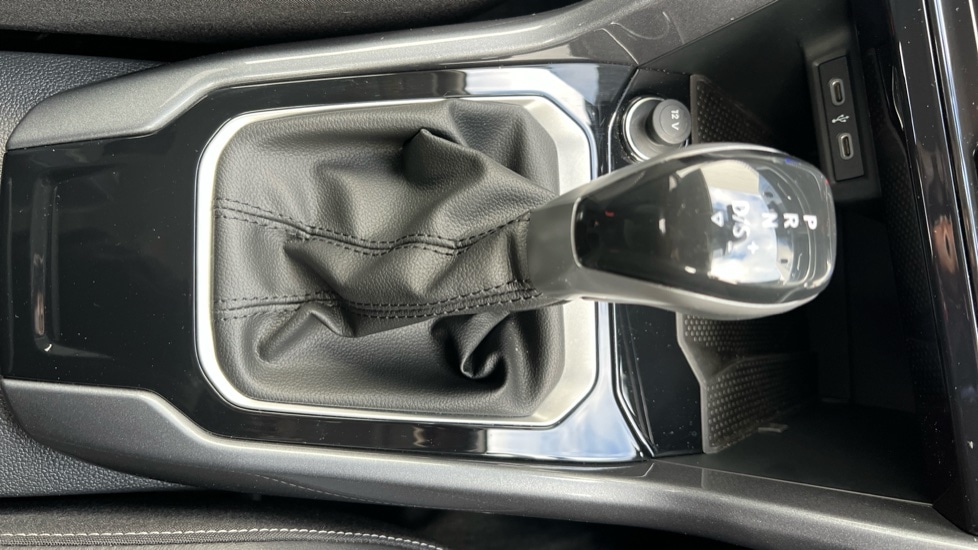 Used Volkswagen T-Roc 2025 for sale - 76870397: Photo 35