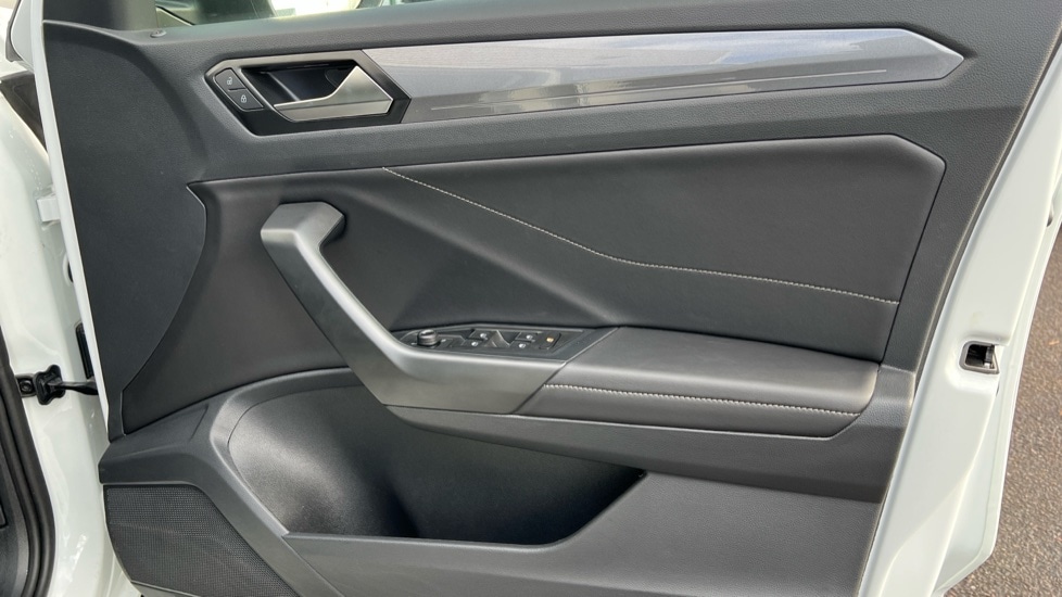 Used Volkswagen T-Roc 2025 for sale - 76870397: Photo 37