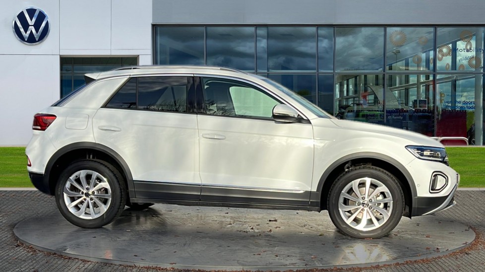 Used Volkswagen T-Roc 2025 for sale - 76870397: Photo 4