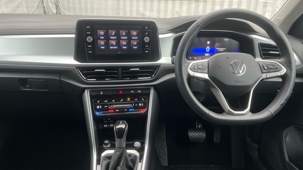 Used Volkswagen T-Roc 2025 for sale - 76872251: Photo 11