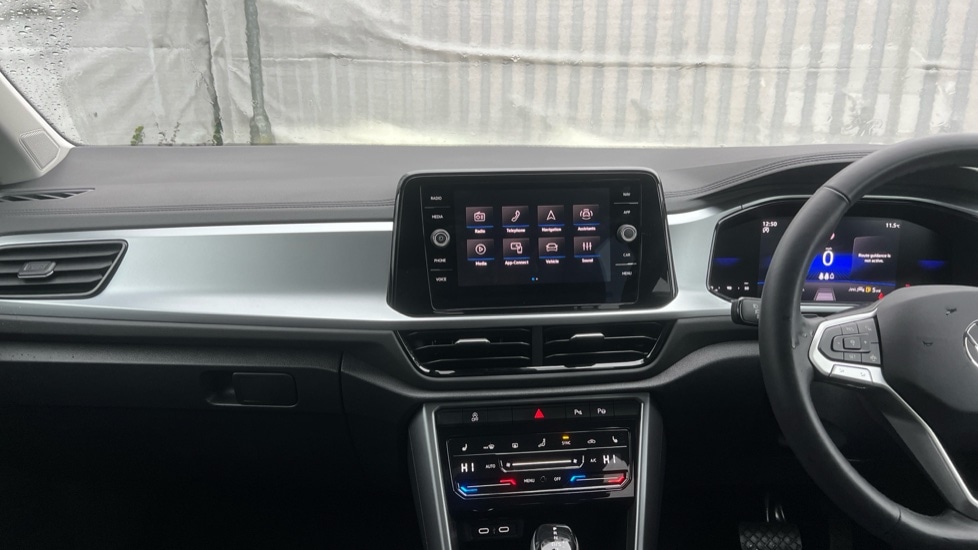 Used Volkswagen T-Roc 2025 for sale - 76872251: Photo 12