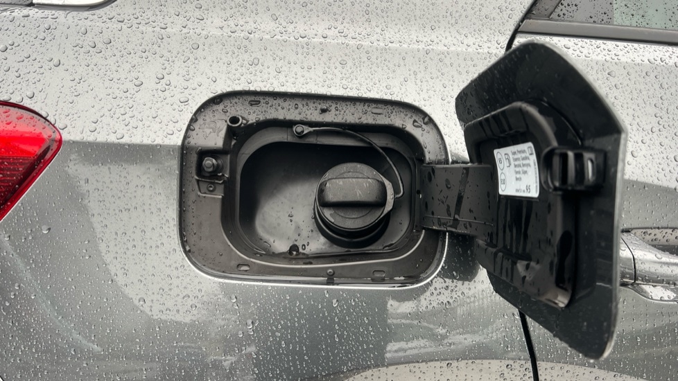 Used Volkswagen T-Roc 2025 for sale - 76872251: Photo 29