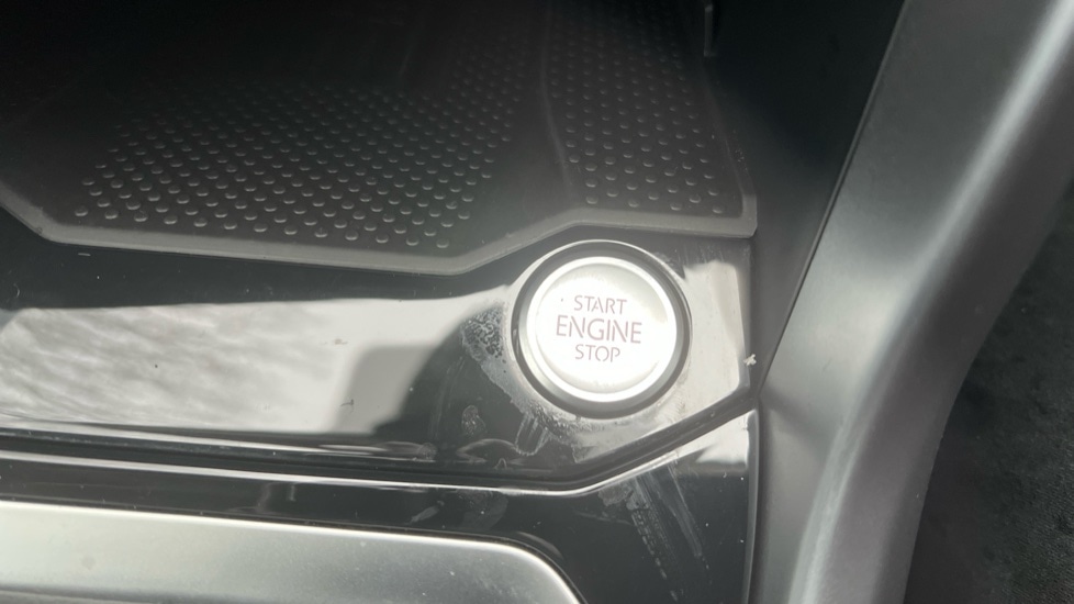 Used Volkswagen T-Roc 2025 for sale - 76872251: Photo 50