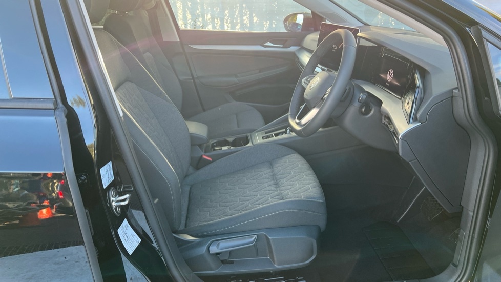 Used Volkswagen Golf 2025 for sale - 76870383: Photo 26