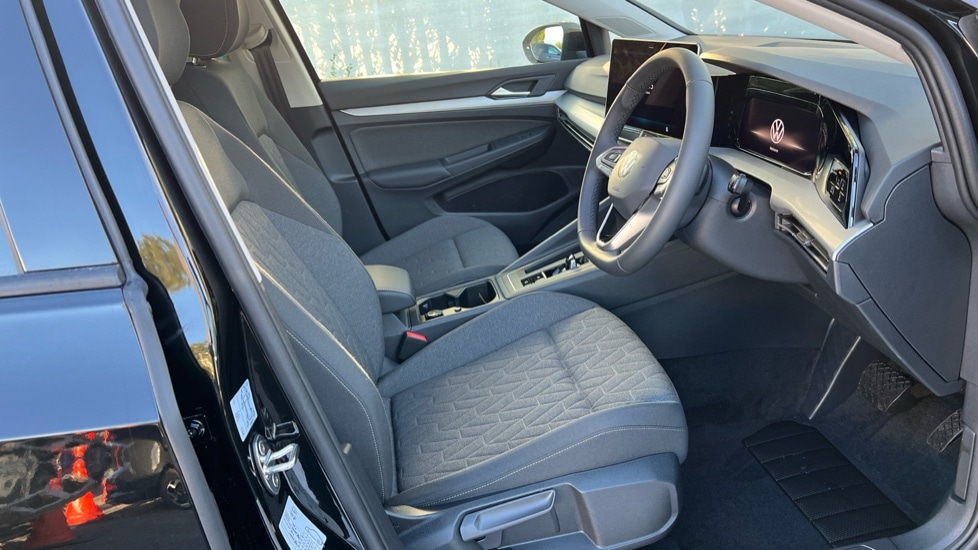 Used Volkswagen Golf 2025 for sale - 76870383: Photo 5