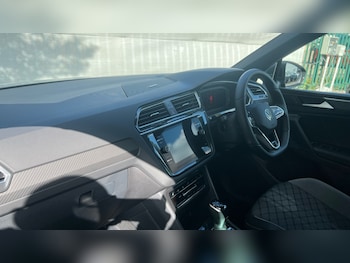 Used Volkswagen Tiguan 2023 for sale - 76037607: Photo 2