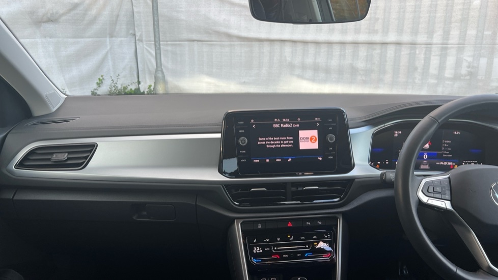 Used Volkswagen T-Roc 2025 for sale - 76871131: Photo 12