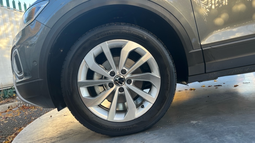 Used Volkswagen T-Roc 2025 for sale - 76871131: Photo 17