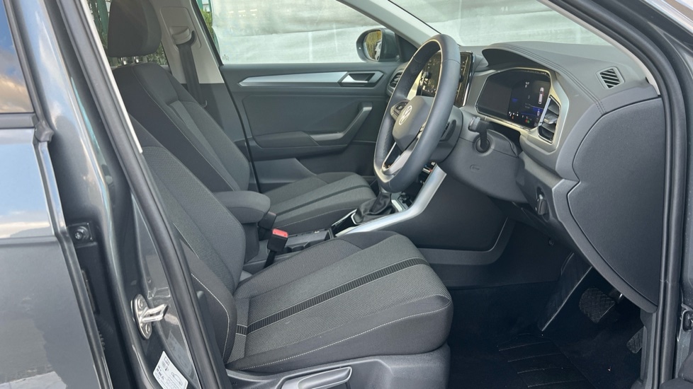 Used Volkswagen T-Roc 2025 for sale - 76871131: Photo 26