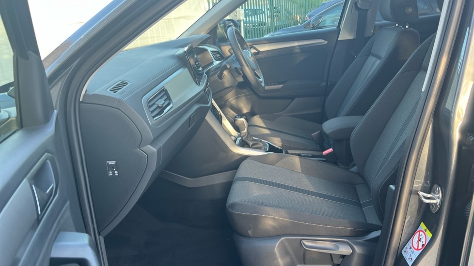 Used Volkswagen T-Roc 2025 for sale - 76871131: Photo 28