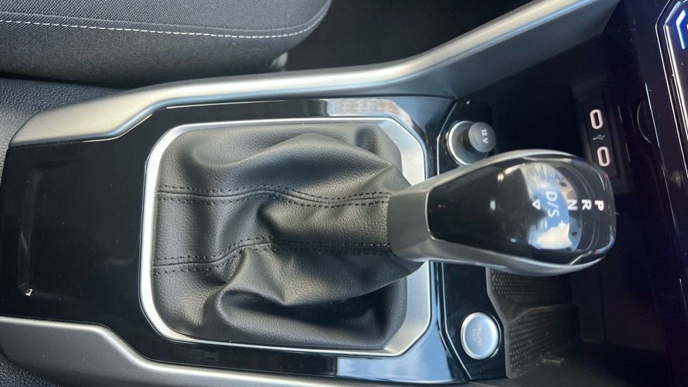 Used Volkswagen T-Roc 2025 for sale - 76871131: Photo 35