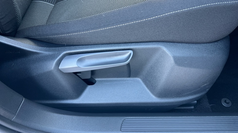 Used Volkswagen T-Roc 2025 for sale - 76871131: Photo 39