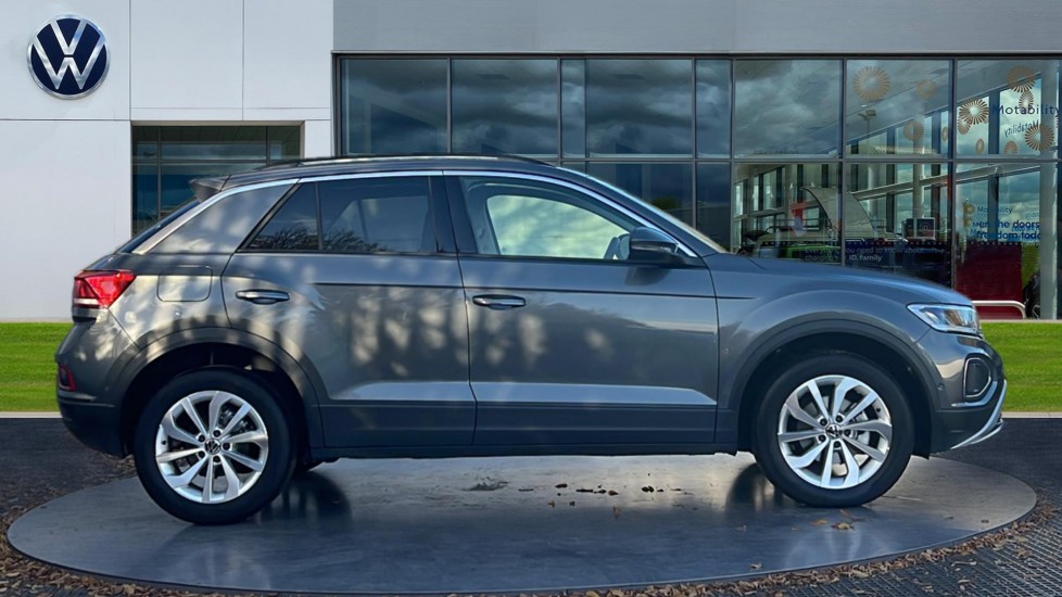 Used Volkswagen T-Roc 2025 for sale - 76871131: Photo 4