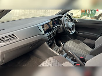 Used Volkswagen Polo 2023 for sale - 76609511: Photo