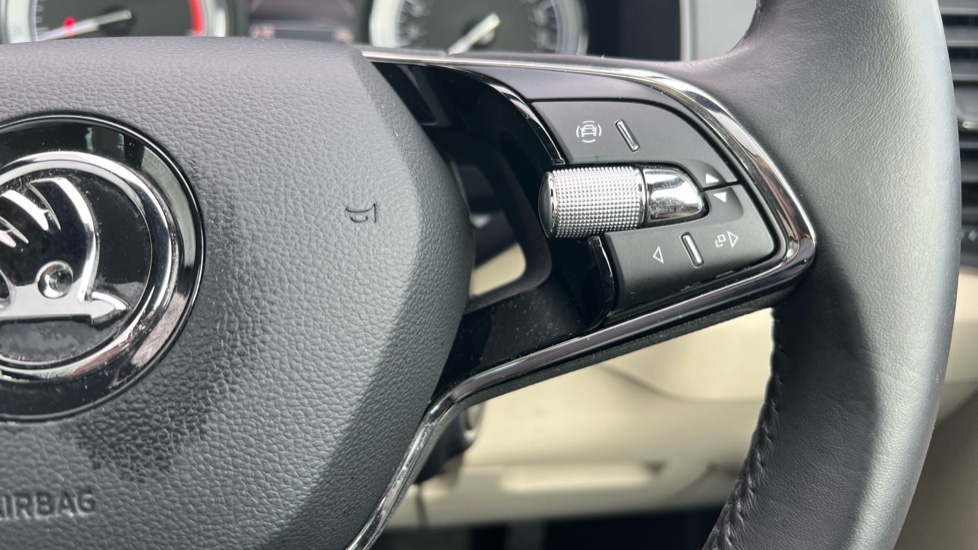 Used Skoda Karoq 2021 for sale - 76870335: Photo 23