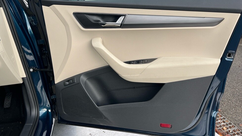 Used Skoda Karoq 2021 for sale - 76870335: Photo 30