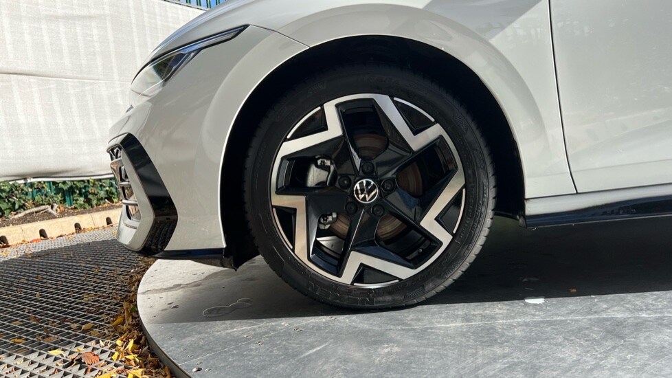 Used Volkswagen Golf 2025 for sale - 76154880: Photo 17
