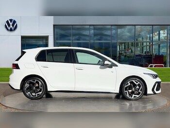 Used Volkswagen Golf 2025 for sale - 76154880: Photo 4