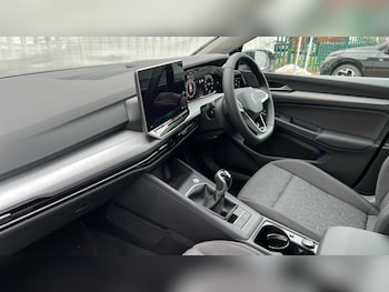 Used Volkswagen Golf 2025 for sale - 76033562: Photo 2