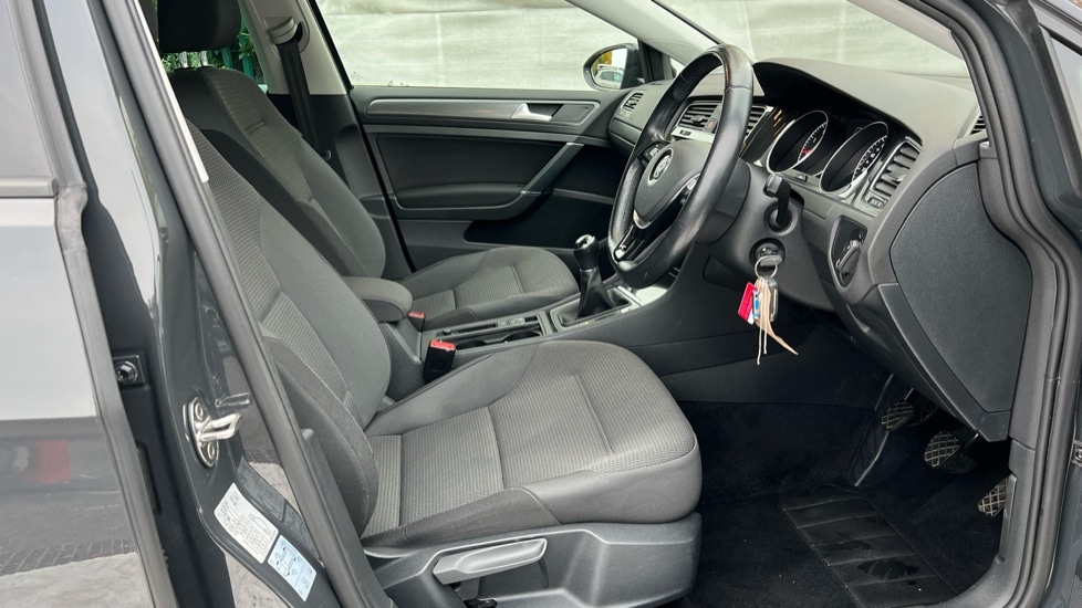 Used Volkswagen Golf 2020 for sale - 76937540: Photo 5