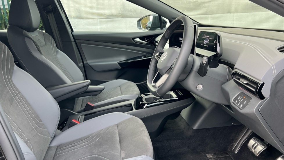 Used Volkswagen ID.4 2025 for sale - 76872875: Photo 5