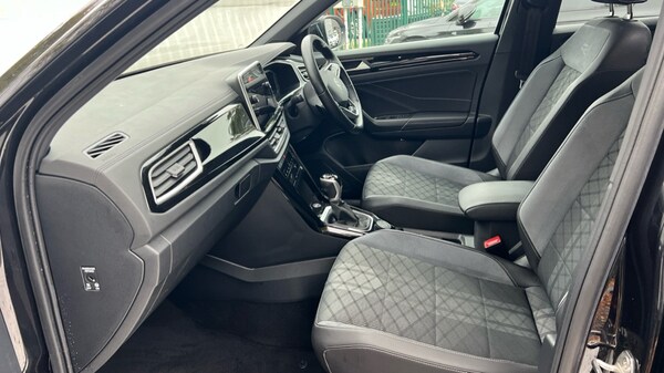 Used Volkswagen T-Roc 2023 for sale - 76112314: Photo 28