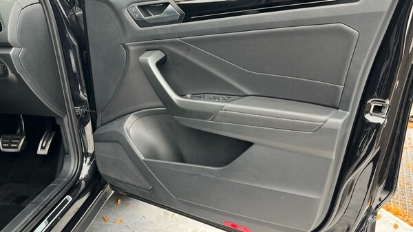 Used Volkswagen T-Roc 2023 for sale - 76112314: Photo 37
