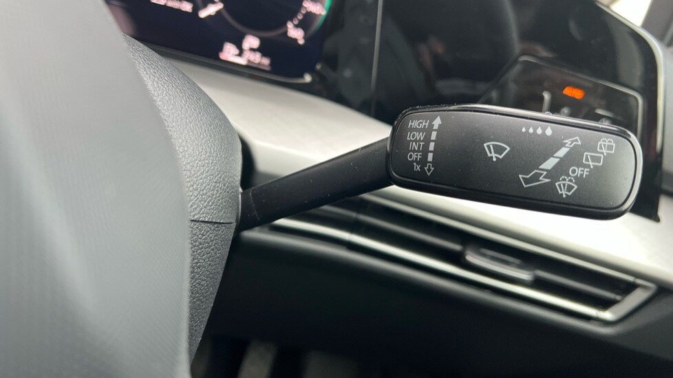 Used Volkswagen Golf 2025 for sale - 76872890: Photo 32