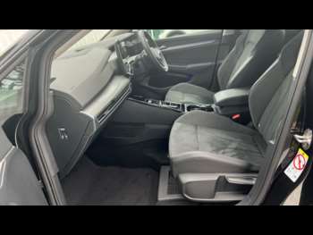 Used Volkswagen Golf 2024 for sale - 75333345: Photo