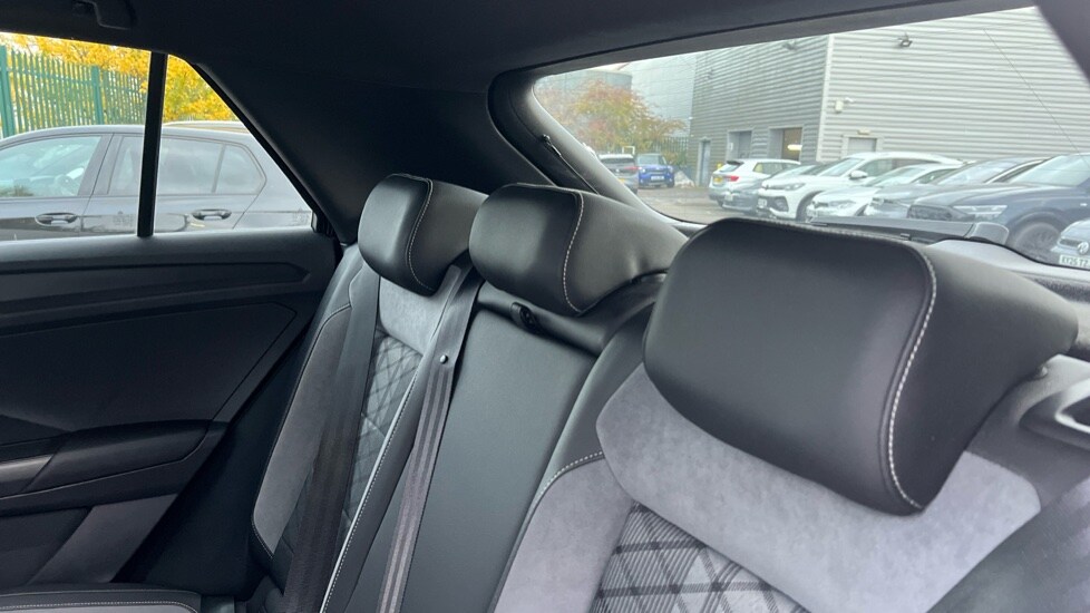 Used Volkswagen T-Roc 2023 for sale - 76501589: Photo 14