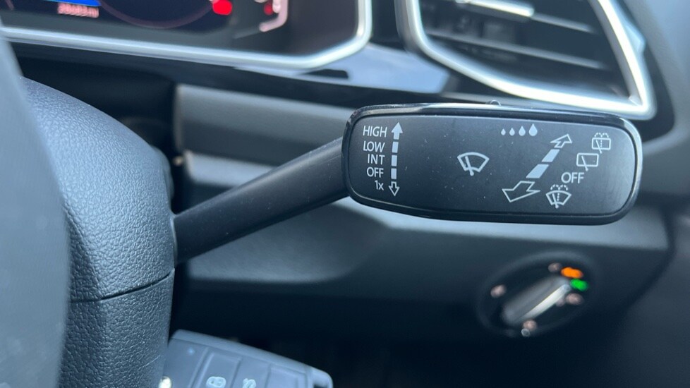 Used Volkswagen T-Roc 2023 for sale - 76501589: Photo 32