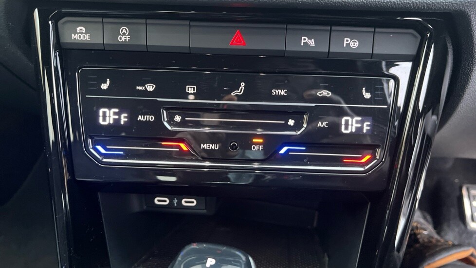 Used Volkswagen T-Roc 2023 for sale - 76501589: Photo 51