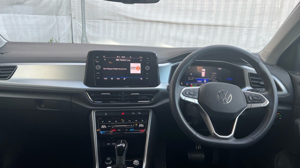 Used Volkswagen T-Roc 2025 for sale - 76176378: Photo 27