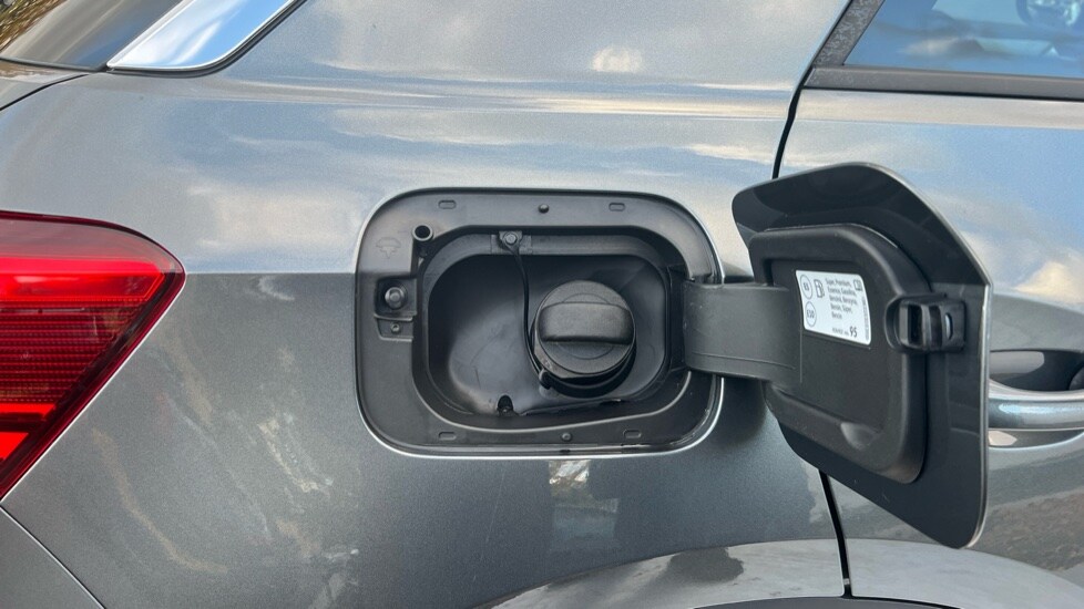 Used Volkswagen T-Roc 2025 for sale - 76176378: Photo 29