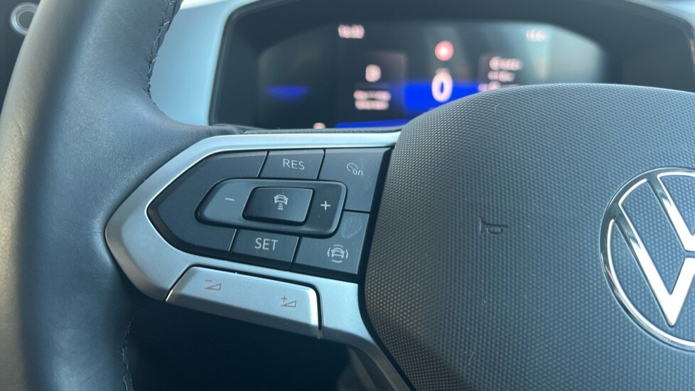 Used Volkswagen T-Roc 2025 for sale - 76176378: Photo 30