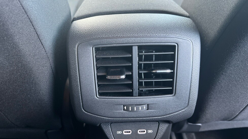 Used Volkswagen T-Roc 2025 for sale - 76176378: Photo 34