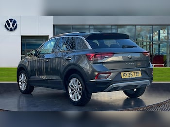 Used Volkswagen T-Roc 2025 for sale - 76176378: Photo