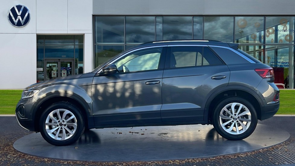 Used Volkswagen T-Roc 2025 for sale - 76176378: Photo 8