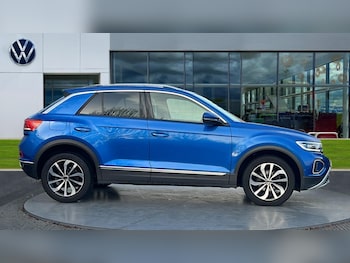 Used Volkswagen T-Roc 2023 for sale - 76874923: Photo