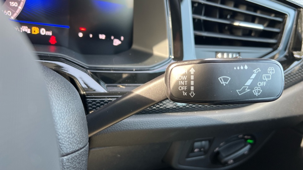 Used Volkswagen Taigo 2025 for sale - 76870332: Photo 32