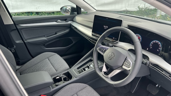 Used Volkswagen Golf 2025 for sale - 76176255: Photo 5
