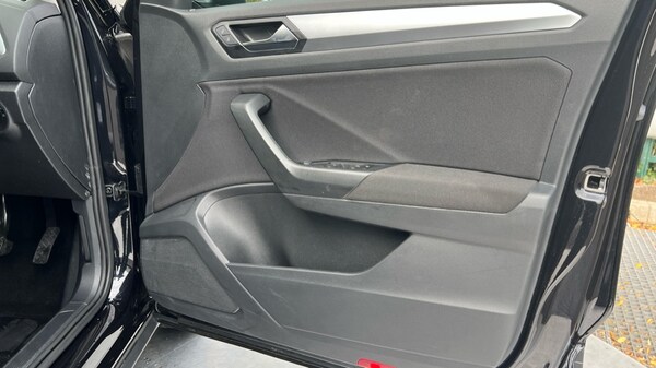 Used Volkswagen T-Roc 2024 for sale - 76154883: Photo 37