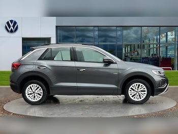 Used Volkswagen T-Roc 2022 for sale - 76870624: Photo