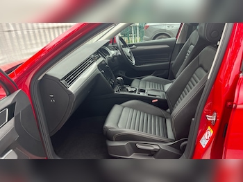 Used Volkswagen Passat 2022 for sale - 75541142: Photo