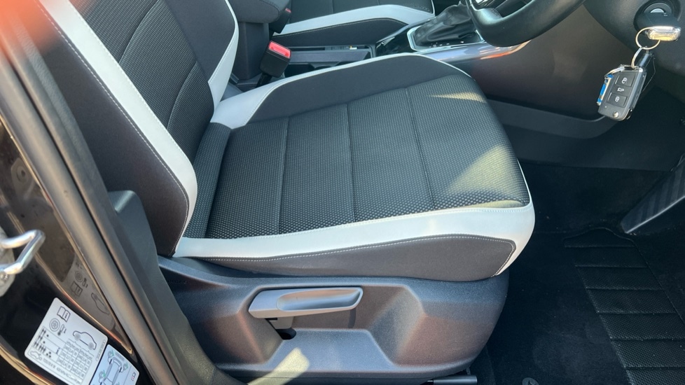 Used Volkswagen T-Roc 2021 for sale - 76172329: Photo 39