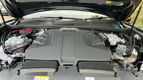 Used Volkswagen Touareg 2025 for sale - 76044436: Photo 16